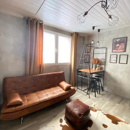 Insomnia With Private Patio لقنت